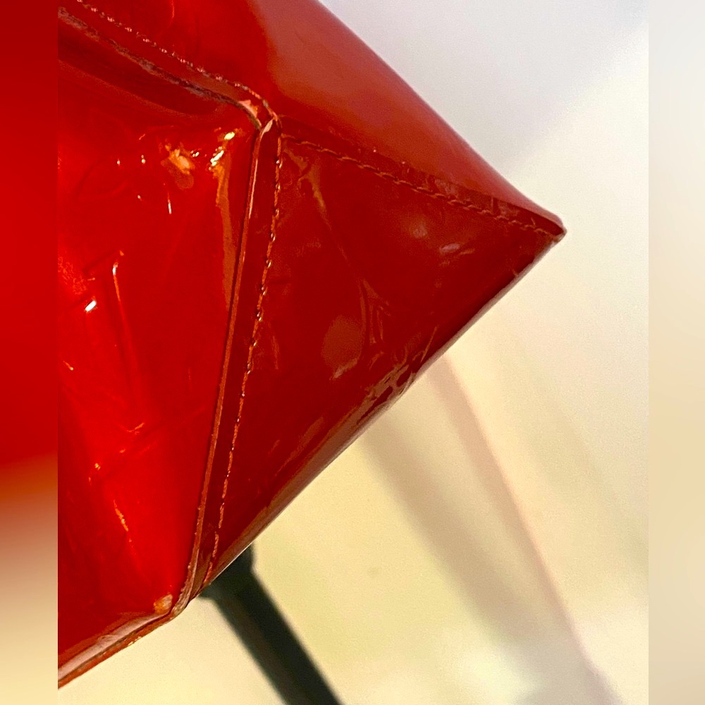 Authentic Louis Vuitton Vernis Red Reade PM M91088  Hand Bag NS020525 - Picture 3 of 16